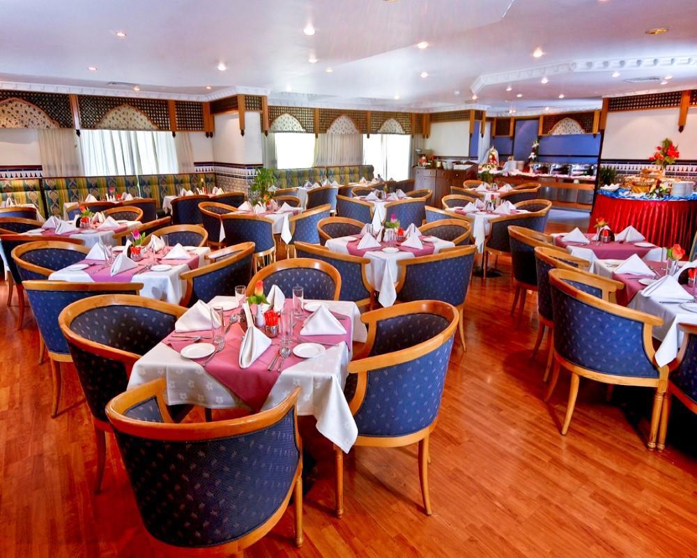 Landmark Hotel Dubaj Étterem fotó